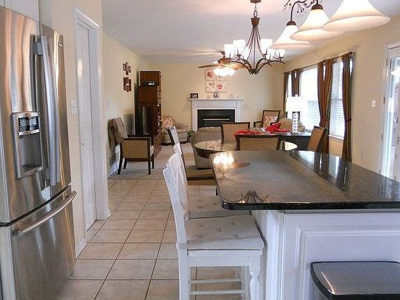 5th image of 611 Robinson Place Ct