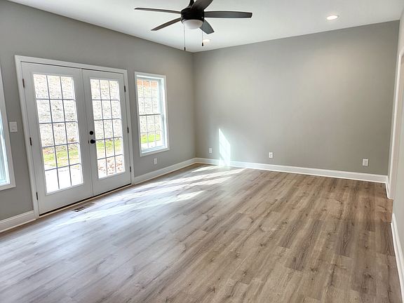3rd image of 3008 Hill St #404