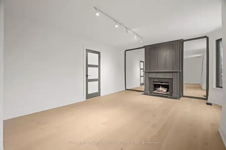 231 Macpherson Ave #1A — Photo 8