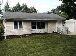 421 Hilton Ave, Rockford, IL 61107