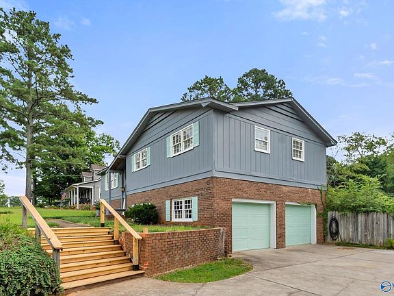 3rd image of 3207 Scenic Dr