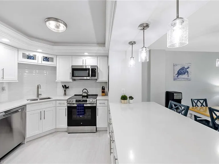 5 Bluebill Ave #108A — Photo 3