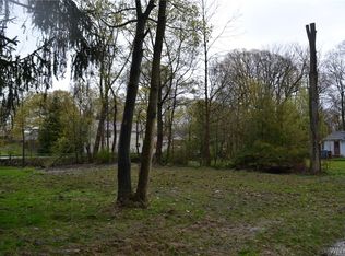 9607 Point Breeze Dr, Angola, NY 14006