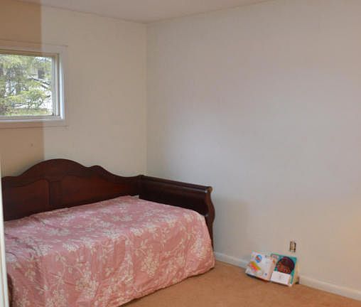 5th image of N1967 Wedgewood Dr E