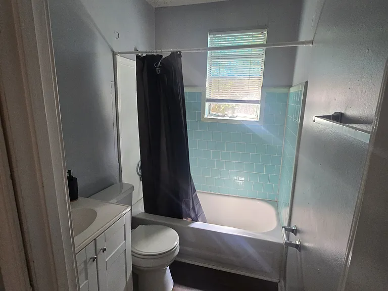380 Astor St — Photo 8