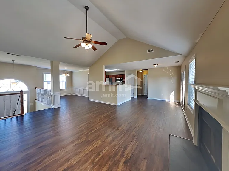 733 Clear Cir — Photo 4