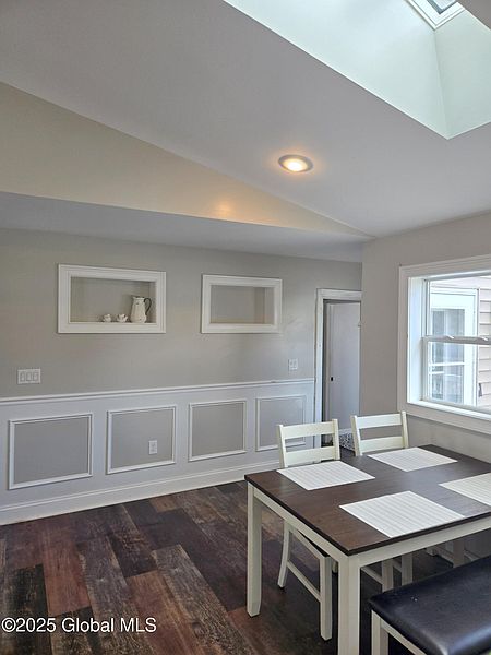 5th image of 51 Kallen Avenue