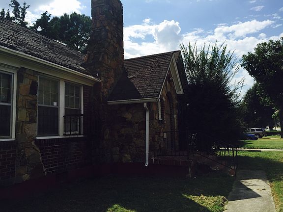 3rd image of 847 E Mallory Ave
