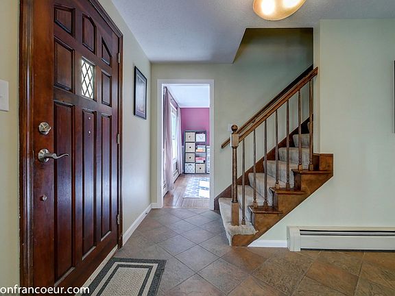 3rd image of 7 Flint Meadow Dr