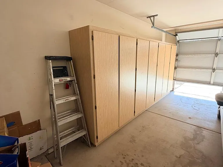 2560 S Vineyard — Photo 38