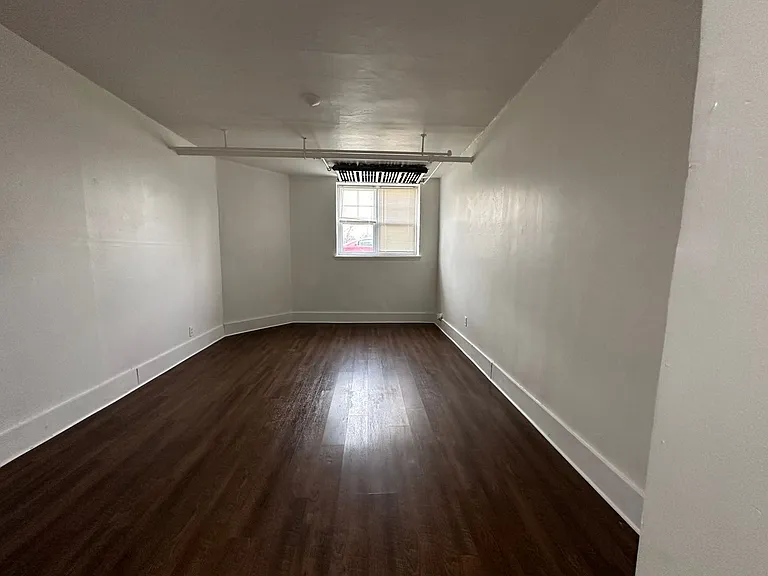 Manning Manor — Photo 22