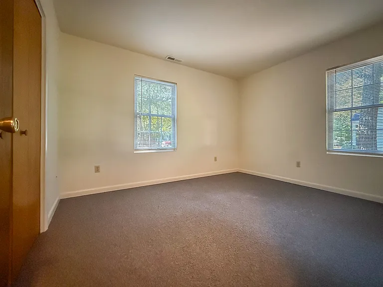 25054 Woodland Dr — Photo 7