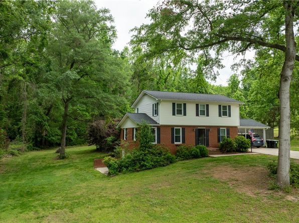 110 Briarwood Dr, Belton, SC 29627