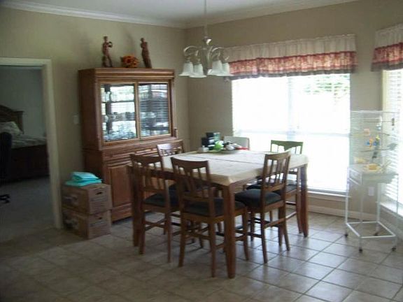 Breakfast nook or Dining Room
						:
						Large enough for a Texas sized table to feed your hungry family.