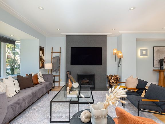 5th image of 35 Bessborough Dr