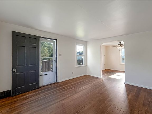 4th image of 216 Bettis Rd