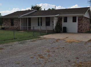 711 Wisconsin St, Geronimo, OK 73543