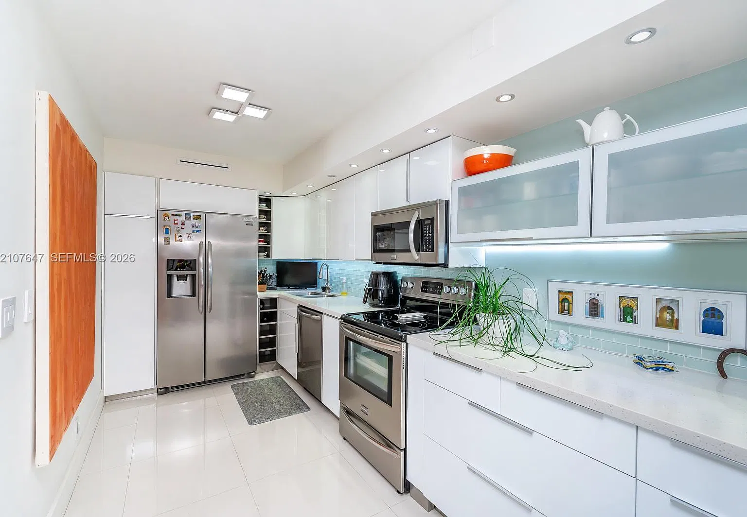 Brickell Harbour Condo — Photo 3