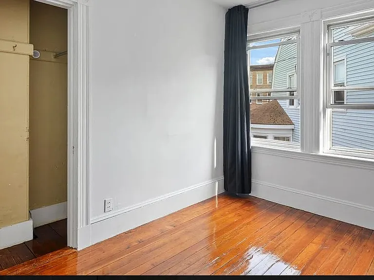 4 Haskell St #1A — Photo 10