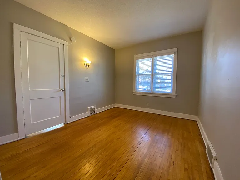 1400 S Center Ave #1-4 — Photo 3