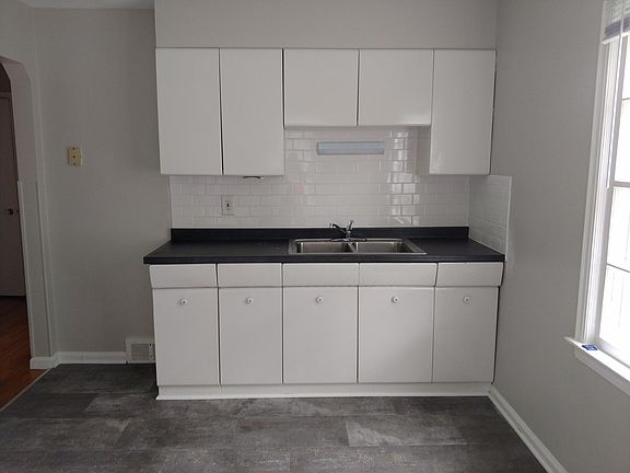 2nd image of 545 E Mapledale Ave