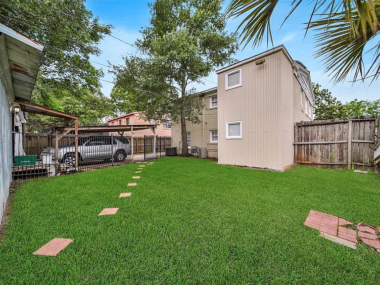 4505 Larch Ln — Photo 22