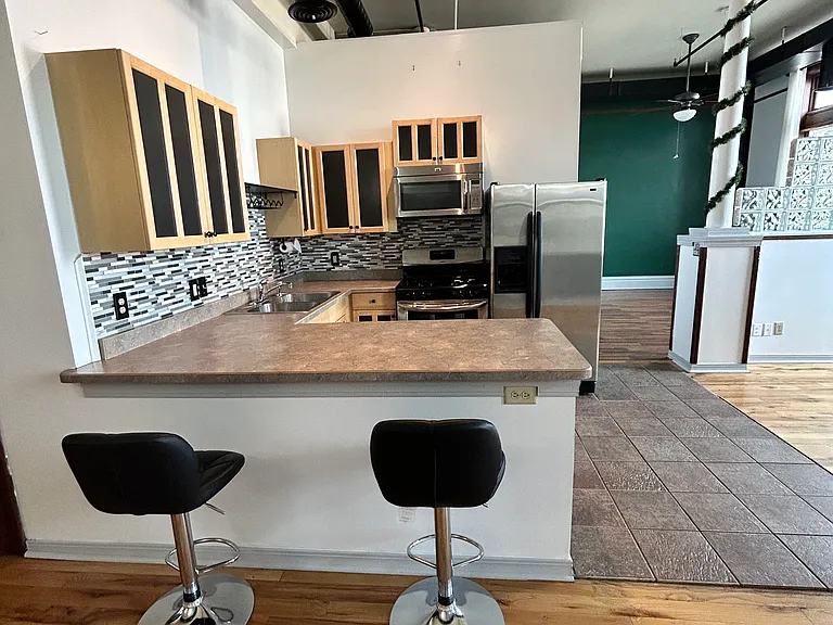 211 W 2nd St #208 — Photo 9