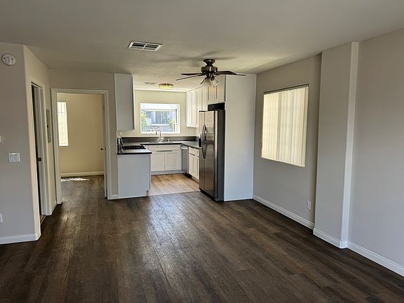 3rd image of 5227 Cahuenga Blvd #2