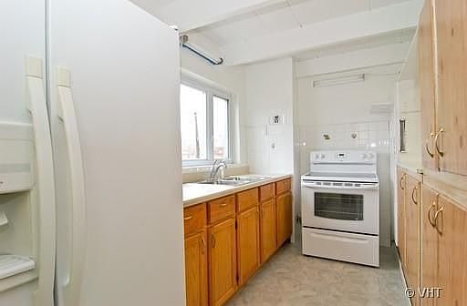 4th image of 6123 N Winchester Ave APT 2B