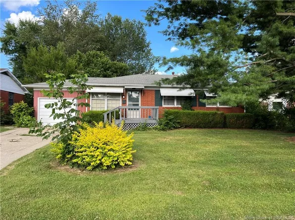 111 N Hungate Ave, Salem, IN 47167