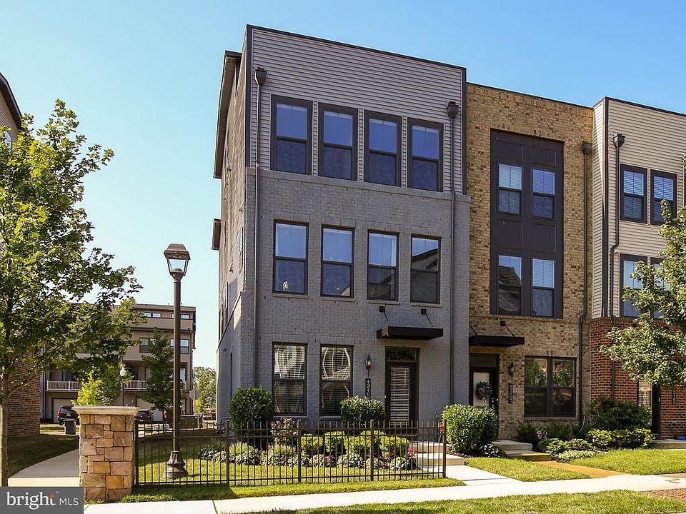 Welcome to 43409 Southland St in Westmoore