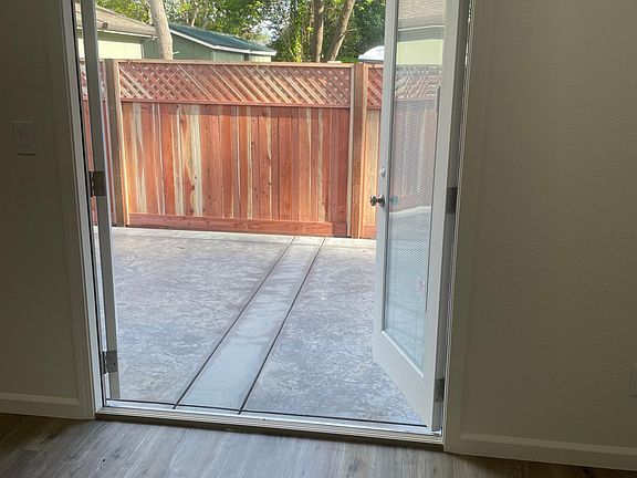 3rd image of 2249 W Park Ave