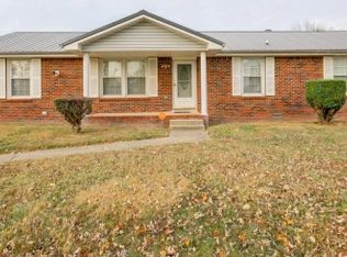 301 Cunningham Ln, Clarksville, TN 37042