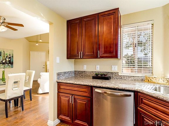 Kitchen & dining areas