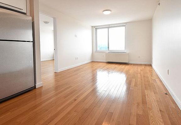 3rd image of 5205 Queens Blvd APT 6F