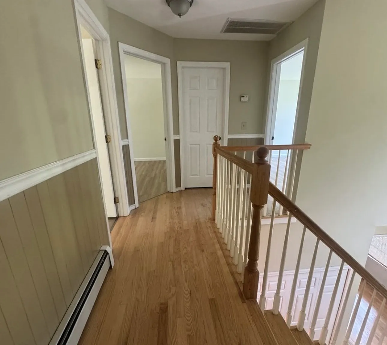 4 bed, 2560 sqft, $3,200 — Photo 3