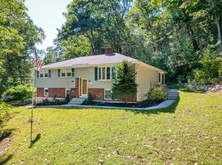 302 Kendall Rd, Tewksbury, MA 01876