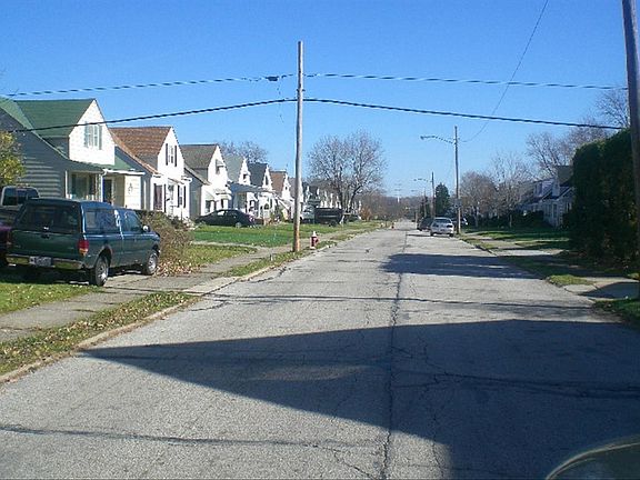 5th image of 5828 Linda Ln