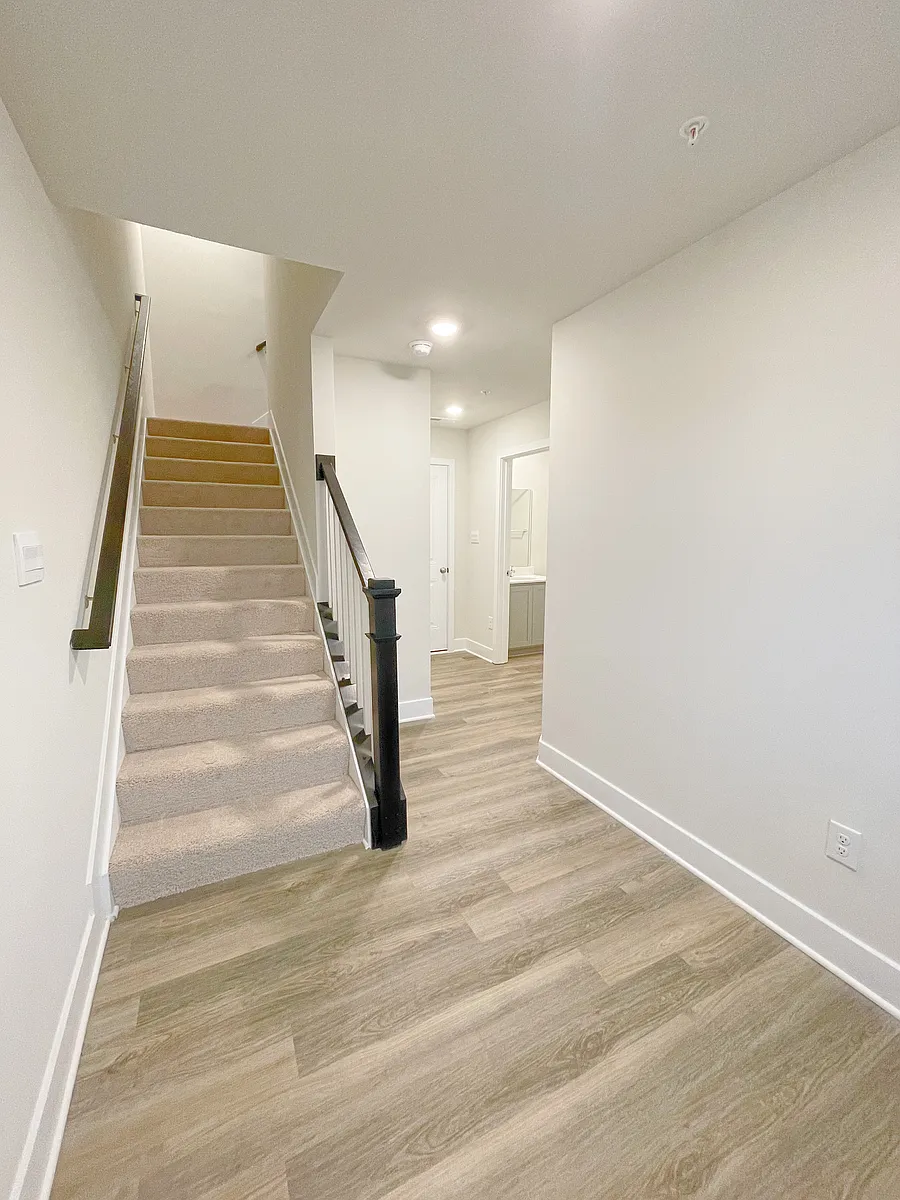 Entry - 5236 Dry Creek Ln