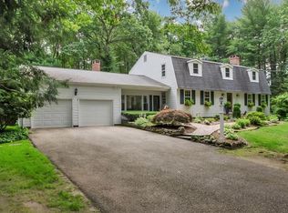 16 Greencrest Rd, Avon, CT 06001