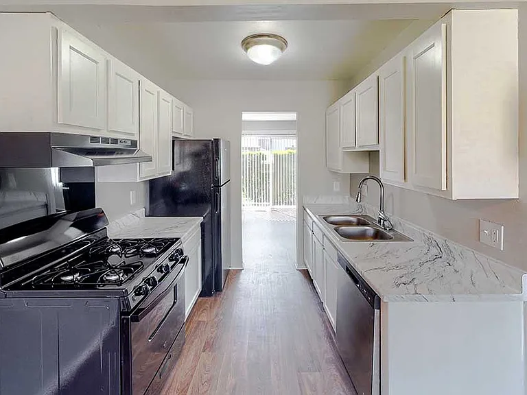 Midtown Park Apartments — Photo 1