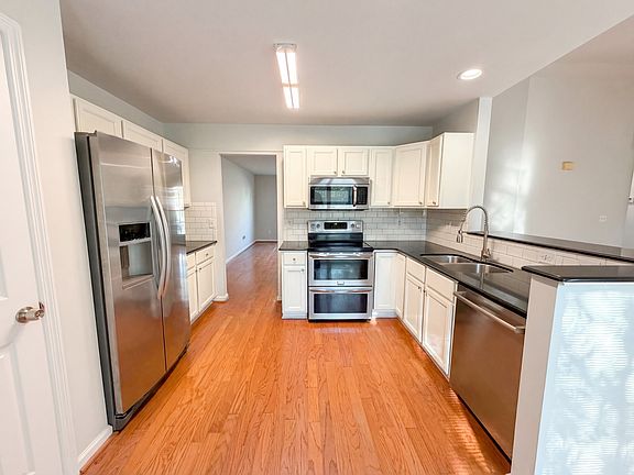 2nd image of 2416 Bayview Dr
