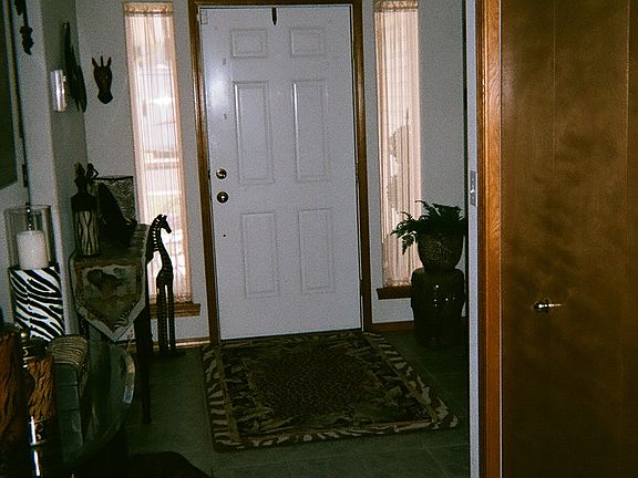 2nd image of 1910 W 21st Pl