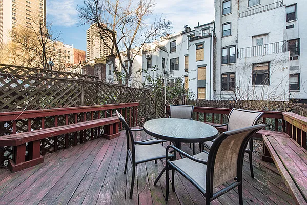 Sold by Leslie J. Garfield | media 6