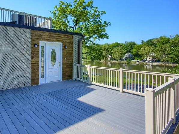 2 Stone Spring Ln APT 1, Camp Hill, PA 17011