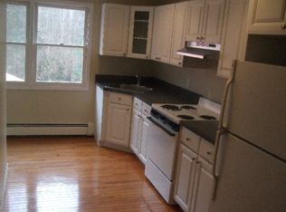 16 Burnham Ln, Dix Hills, NY 11746