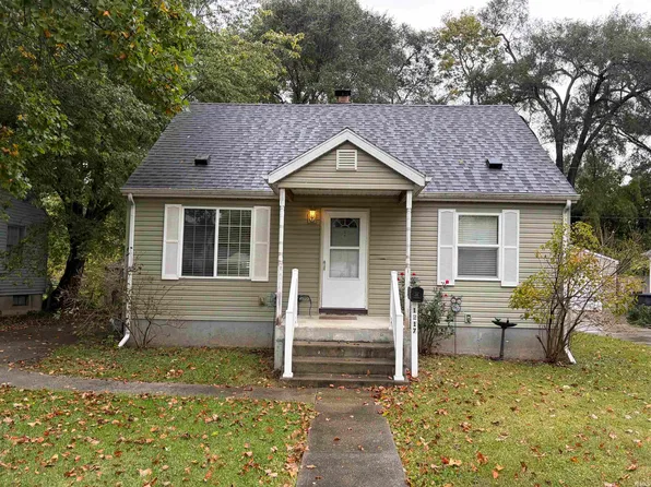 1217 Academy Pl, South Bend, IN 46616
