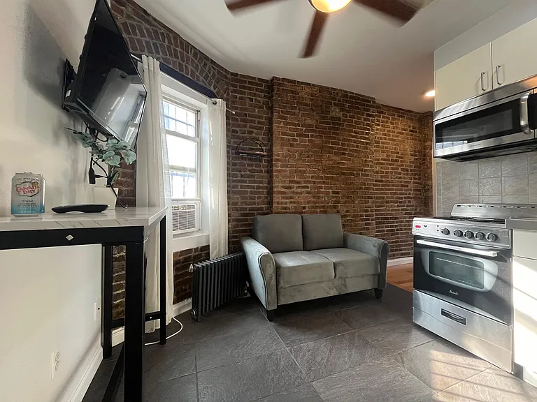 170 Delancey St #18 — Photo 2