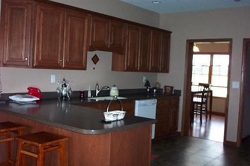 5th image of 1370 King Ct