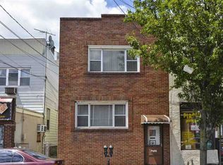 35 Anderson Ave, Fairview, NJ 07022